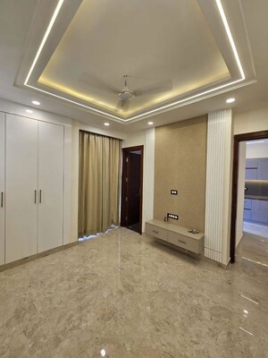 Room in 3 BHK Builder Floor at Sector 23 – for Rent
