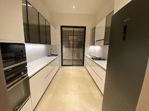 Building Lobby in 4 BHK Builder Floor at Sector 21 – for Rent