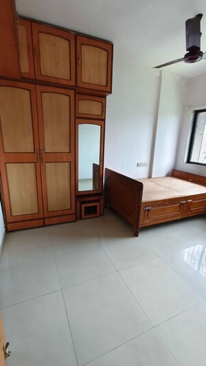 Living Room in 1 BHK Apartment at Jyoti Complex, Goregaon East – for Rent