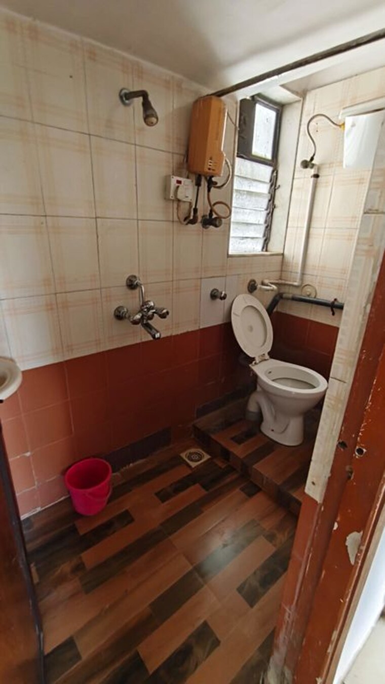 Bathroom, jyoti-complex 1 Bedroom 418 Sq.Ft. Apartment In Goregaon East Mumbai 10695855