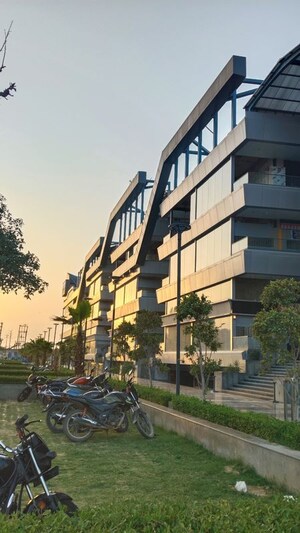 Shop – Exterior View View at SKA Arcadia, Wave City - for Sale