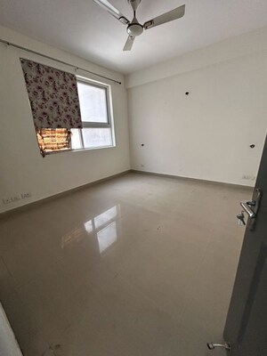 Room in 4 BHK Builder Floor at Sector 23a – for Rent