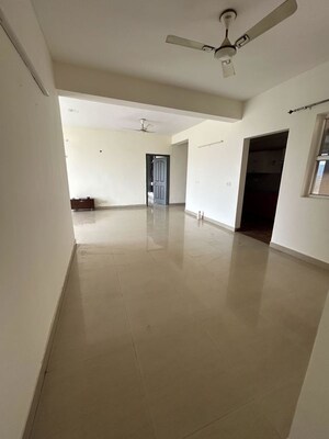 Room in 4 BHK Builder Floor at Sector 23a – for Rent
