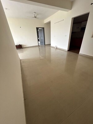 Room in 4 BHK Builder Floor at Sector 23a – for Rent