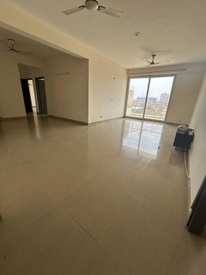 Room in 4 BHK Builder Floor at Sector 23a – for Rent