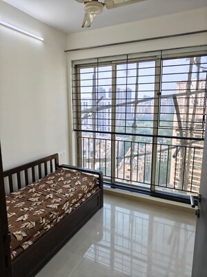 Room in 3 BHK Apartment at Rustomjee Athena, Majiwada – for Rent