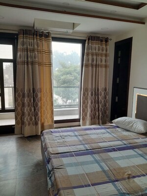 Bedroom in 2 BHK Builder Floor at Sector 7 – for Rent