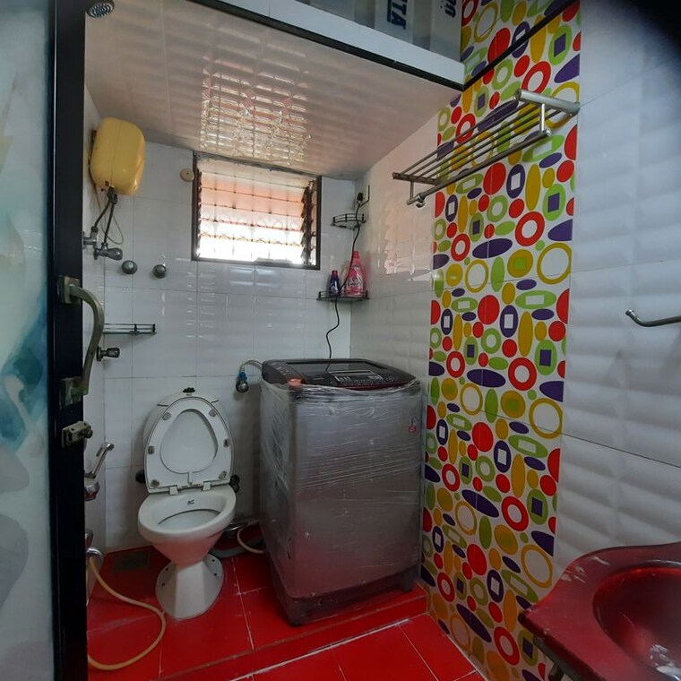 Bathroom, neet-kirtan-chs 2 Bedroom 750 Sq.Ft. Apartment In Andheri West Mumbai 10695262