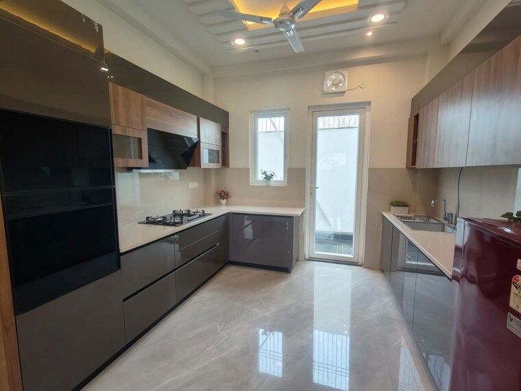 Kitchen, uchdpl-samriddhi-homes 5 Bedroom 125 Sq.Yd. Villa In Sector 1 Wave City Ghaziabad 10695881