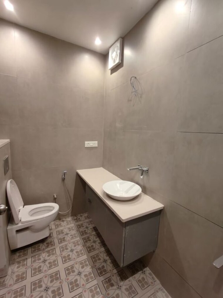 Bathroom, uchdpl-samriddhi-homes 5 Bedroom 125 Sq.Yd. Villa In Sector 1 Wave City Ghaziabad 10695881