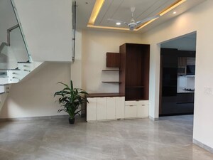 Room in 5 BHK Villa at Uchdpl Samriddhi Homes, Sector 1 Wave City – for Sale