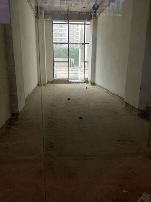 Room in  Showroom at Omaxe Hazratganj, Gomti Nagar – for Sale