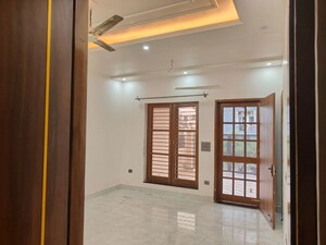Room in 1 BHK Builder Floor at Aman Vihar – for Rent