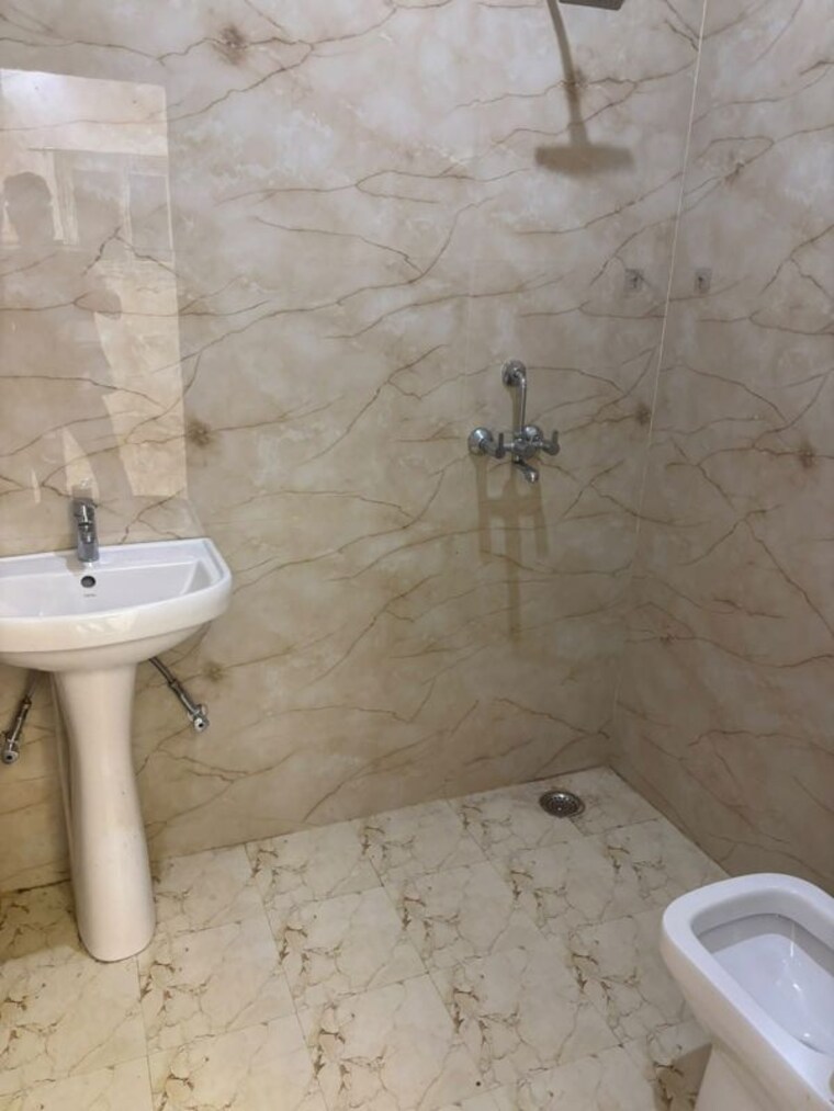 Bathroom, aman vihar 2 Bedroom 1200 Sq.Ft. Builder Floor In Aman Vihar Dehradun 10695912