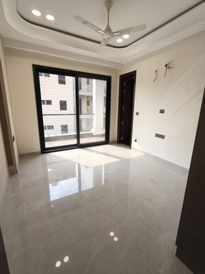 Room in 3 BHK Builder Floor at BPTP Astaire Gardens, Sector 70a – for Sale