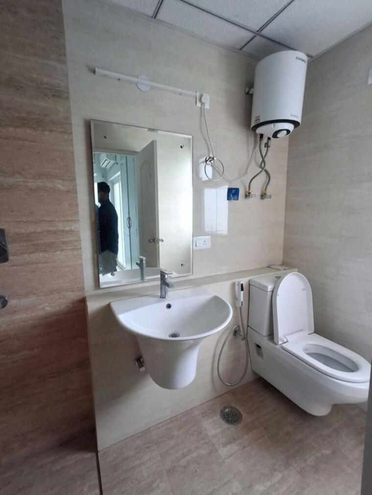 Bathroom, sector 22 3 Bedroom 1600 Sq.Ft. Builder Floor In Sector 22 Gurgaon 10695919