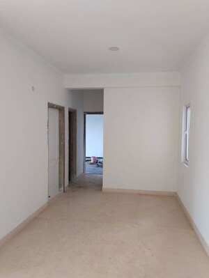 Room in 3 BHK Builder Floor at Palam Vihar – for Rent