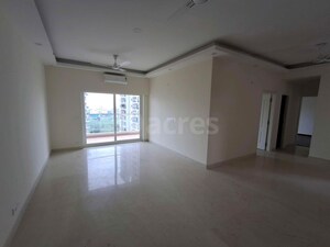 Room in 3 BHK Builder Floor at Palam Vihar – for Rent
