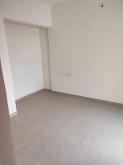 1.5 BHK Apartment For Sale in Man Opus