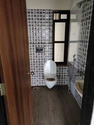 Bathroom in 1.5 BHK Apartment at Man Opus, Mira Road – for Sale