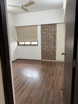 Room in 3 BHK Apartment at Lodha Splendora, Ghodbunder Road – for Rent