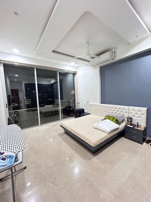 Bedroom in 3 BHK Apartment at Dadar West – for Rent