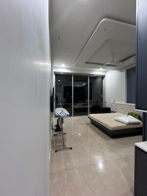 Bedroom in 3 BHK Apartment at Dadar West – for Rent