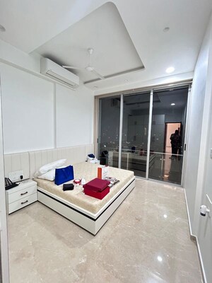 Bedroom in 3 BHK Apartment at Dadar West – for Rent