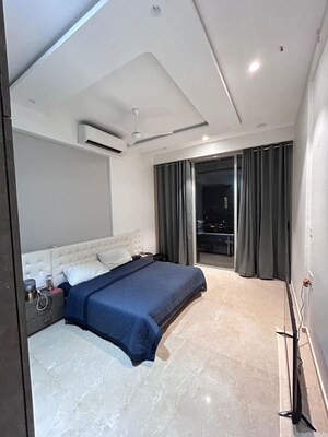 Bedroom in 3 BHK Apartment at Dadar West – for Rent