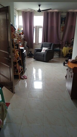 Living Room in 2.5 BHK Apartment at RWA Apartments Sector 29, Sector 29 – for Rent