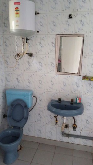 Bathroom in 2.5 BHK Apartment at RWA Apartments Sector 29, Sector 29 – for Rent