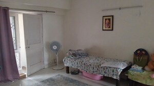 Bedroom in 2.5 BHK Apartment at RWA Apartments Sector 29, Sector 29 – for Rent