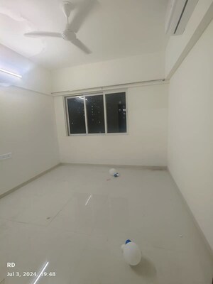 Room in 1 BHK Apartment at Omkar Signet, Malad East – for Rent