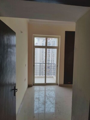 Room in 3 BHK Apartment at Assotech Windsor Court, Sector 78 – for Sale