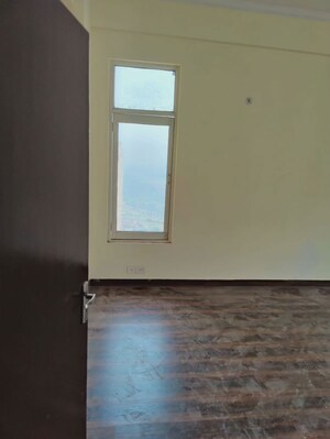Room in 3 BHK Apartment at Assotech Windsor Court, Sector 78 – for Sale