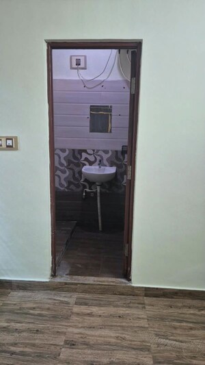 Room in 2 BHK Builder Floor at Ramamurthy Nagar – for Rent