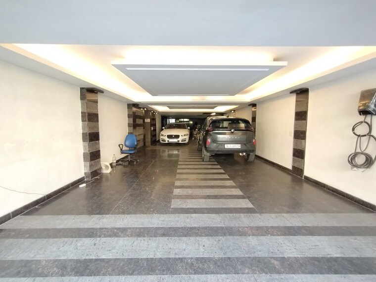  Parking, greater kailash ii 4 Bedroom 2500 Sq.Ft. Builder Floor In Greater Kailash ii Delhi 10696048