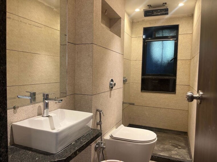 Bathroom, byculla 3 Bedroom 1390 Sq.Ft. Apartment In Byculla Mumbai 10696041