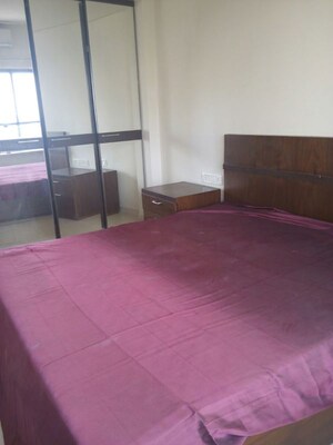 Room in 3 BHK Apartment at Somerset Apartments Bandra West, Bandra West – for Rent