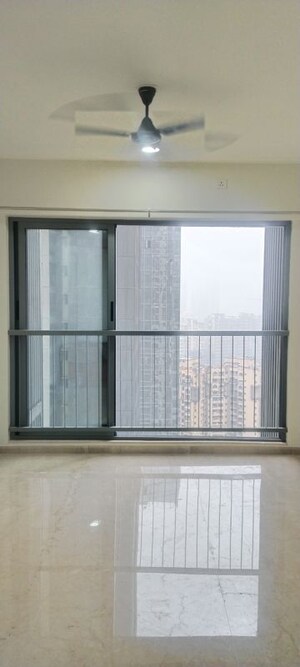 Bedroom in 2 BHK Apartment at Kalpataru Elitus, Mulund West – for Rent