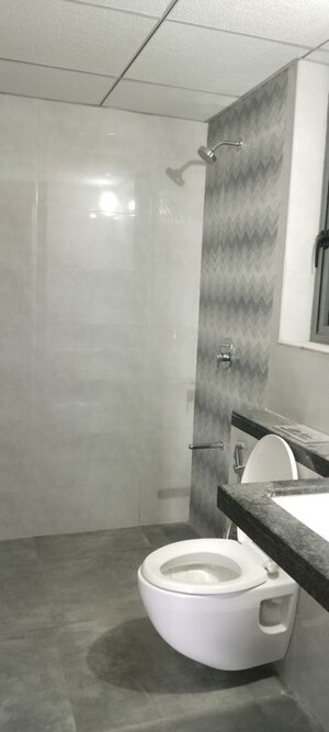 Attached Bathroom in 2 BHK Apartment at Kalpataru Elitus, Mulund West – for Rent