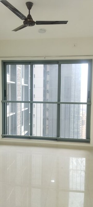 Bedroom in 2 BHK Apartment at Kalpataru Elitus, Mulund West – for Rent