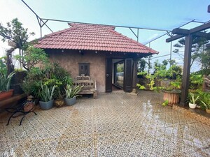 6 BHK Villa – Exterior View View at Sea Palace, Juhu - for Sale
