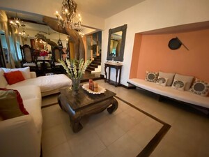 Living Room in 6 BHK Villa at Sea Palace, Juhu – for Sale