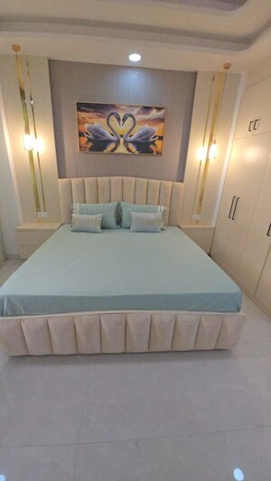 Bedroom in 3 BHK Builder Floor at Chipiyana Buzurg – for Sale