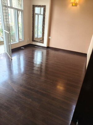 Room in 4 BHK Apartment at H R Buildcon Elite Homz, Sector 77 – for Rent
