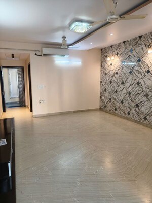 Room in 4 BHK Apartment at H R Buildcon Elite Homz, Sector 77 – for Rent