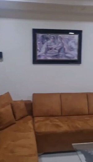 Living Room in 3.5 BHK Apartment at Mulund West – for Rent