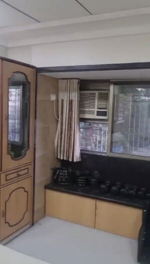 Kitchen in 3.5 BHK Apartment at Mulund West – for Rent