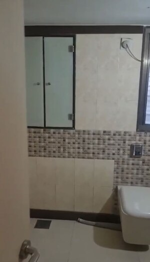 Bathroom in 3.5 BHK Apartment at Mulund West – for Rent